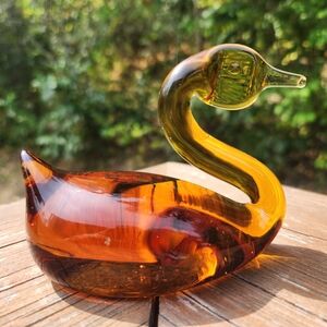Pilgrim Art Glass Amber Glass Swan Figurine